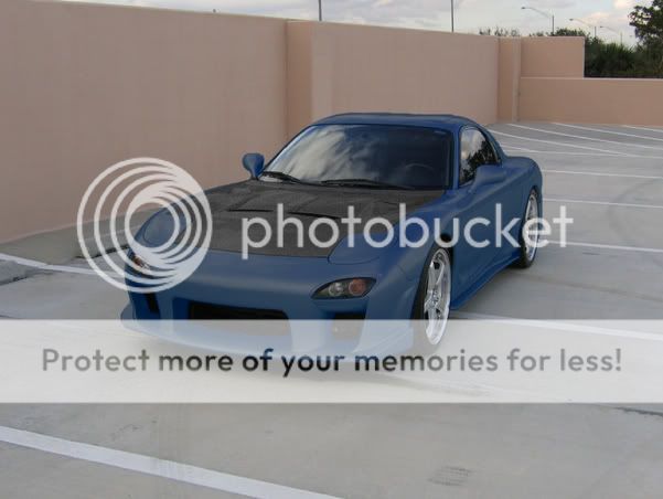 http://img.photobucket.com/albums/v192/adictd2b00st/JaysFDcfhood.jpg
