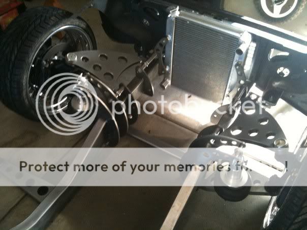 http://i195.photobucket.com/albums/z48/chesterthe/frontend.jpg