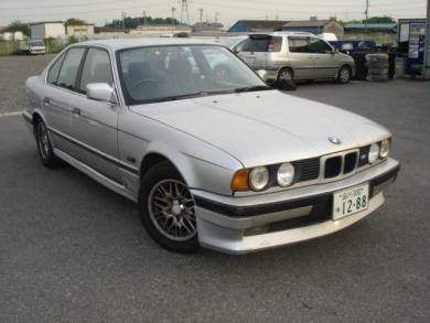 http://4.bp.blogspot.com/_Ei2y3_a96ps/SnHTIAG4_sI/AAAAAAAAA9M/V3GXaGK1qA0/s400/bmw525i1990.jpg