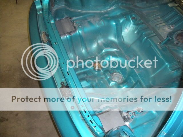 http://i197.photobucket.com/albums/aa271/shrekb18/newshrek/92c27766.jpg?t=1240541701