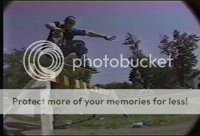 http://i21.photobucket.com/albums/b300/dextuh/sk8.jpg
