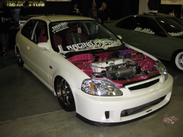 http://i250.photobucket.com/albums/gg278/NeonRT99/Automotive/Shows%20and%20Museums/08%20NeoStreet/Cars/IMG_1642.jpg