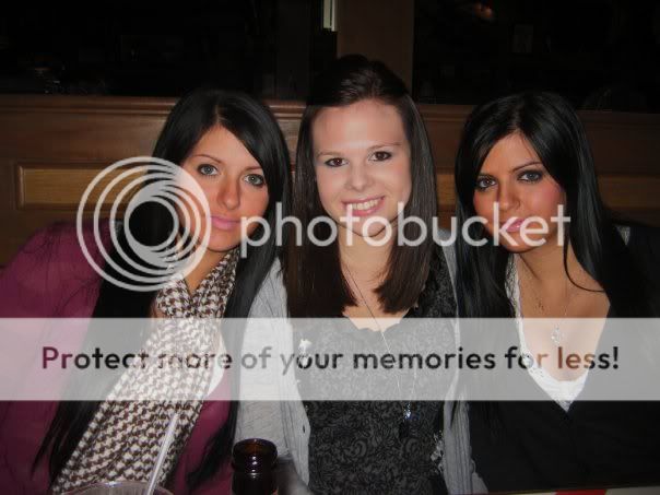 http://i51.photobucket.com/albums/f363/prettynpunk515/7133_1156031345023_1354890115_30469.jpg