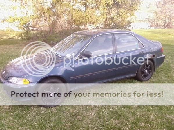 http://i112.photobucket.com/albums/n167/CeeReX/My%20Cars/GSRwheelsonCivic.jpg