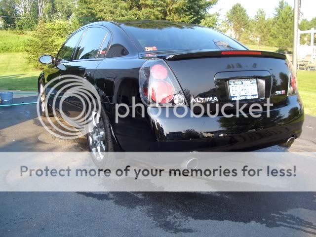 http://i240.photobucket.com/albums/ff31/kramerbuccs24/Altima%20SE-R/69425c94.jpg
