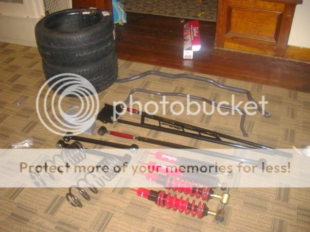http://i239.photobucket.com/albums/ff155/paulmaro13/suspension133.jpg