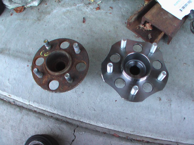 http://www.tlarengineering.com/images/garage/honda/CRXdelSol/rearhubs00.jpg