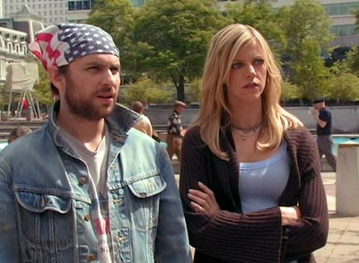 http://static.tvfanatic.com/images/gallery/charlie-and-dee-protest.jpg