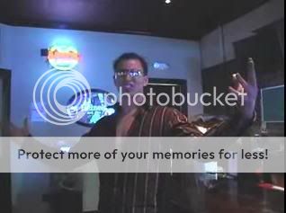 http://i186.photobucket.com/albums/x227/forthewin827/mynewhaircut.jpg