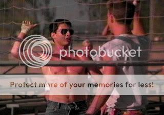 http://i41.photobucket.com/albums/e296/katienc/top-gun-251.jpg
