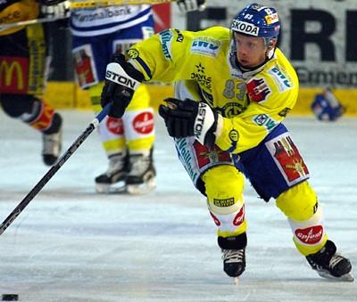 http://hockeyadventure.com/wp-content/themes/otherthemes/eurojersey.jpg