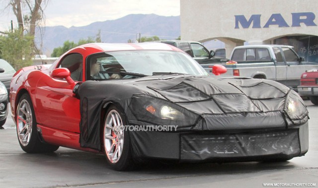 http://images.thecarconnection.com/med/2013-dodge-viper-test-mule-spy-shots_100359208_m.jpg