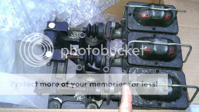 http://i4.photobucket.com/albums/y133/naaby2687/Black%20Mustang/IMAG4417_zps0995b504.jpg