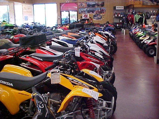 http://www.troycitygarage.com/showroom%20far%20end%202wd%20and%20kid%20atv.JPG