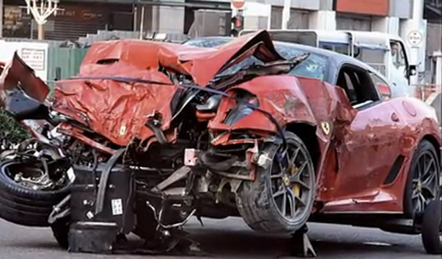 http://images.thecarconnection.com/med/wreckage-of-a-ferrari-599-gto-involved-in-crash-in-singapore_100390408_m.jpg