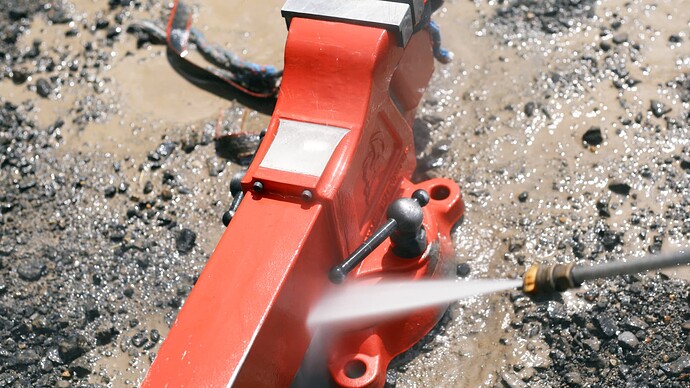Washing The Dirt Of The 510 Vise