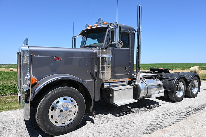 Peterbilt379-IL-$262K