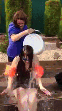 21 GIFs que provam que o desafio do balde de gelo pode dar muito errado - Mega Curioso